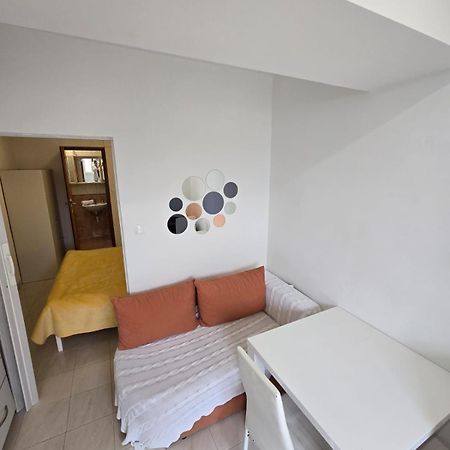 Apartment Ella Banjol Bagian luar foto